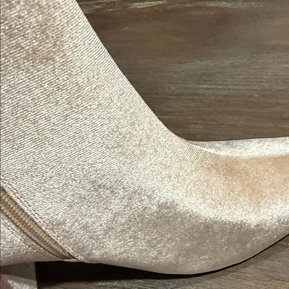 New Journee Womens Hazara Square ToeBlock Heel Ankle Booties‎ Tan Velvet 10